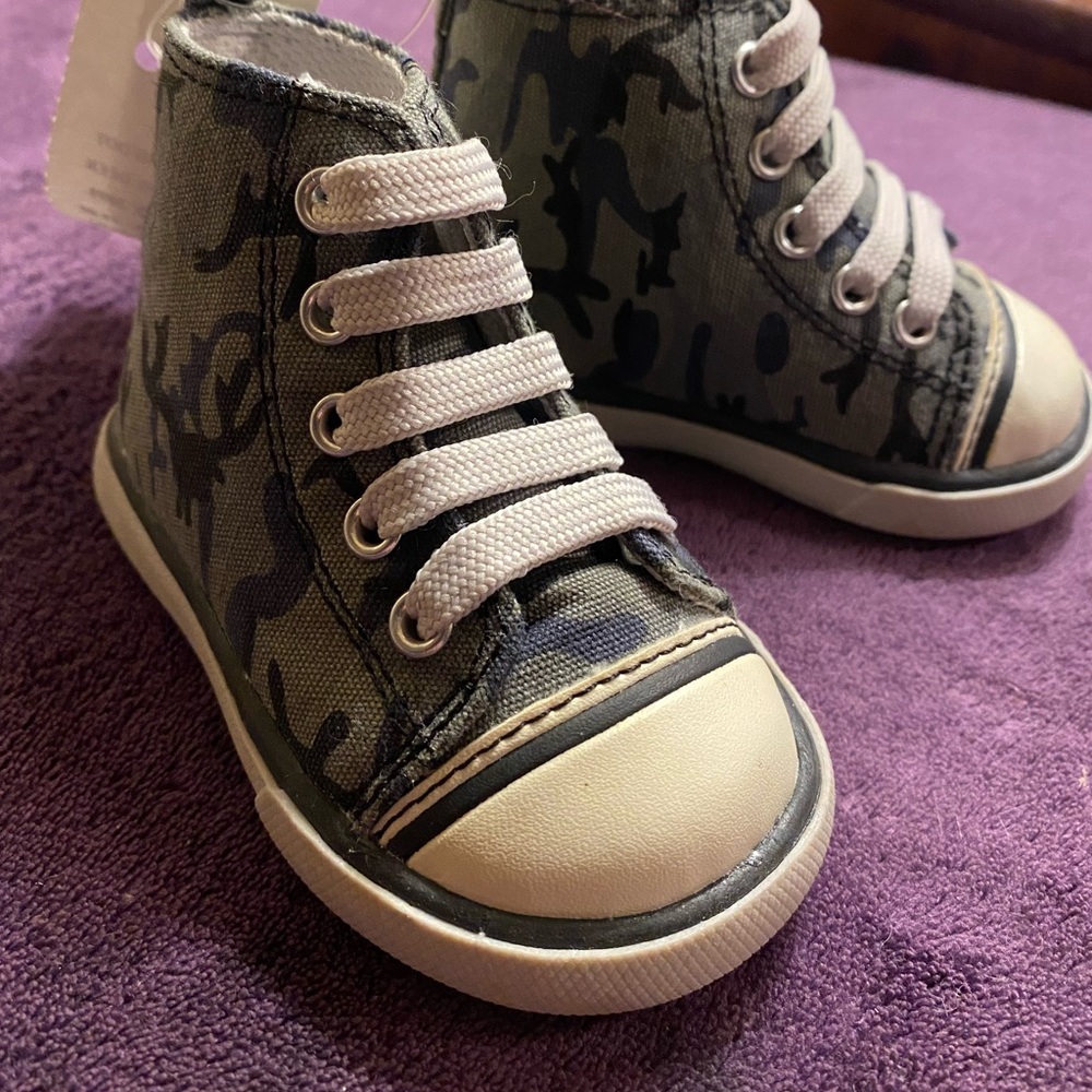 Baby Deer Gray Camo Infant Sneakers Size 3 High Top Walker Shoes - Picture 3 of 5